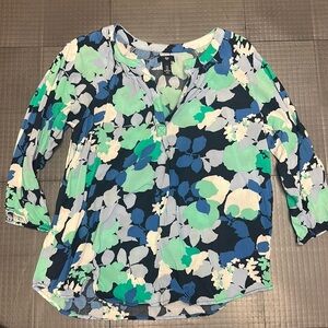 GAP WOMENS POP SIZE SMALL V NECK BLUE FLORAL BLOUSE